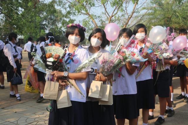 LINE_ALBUM_รับใบประกาศนียบัตร_230225_509