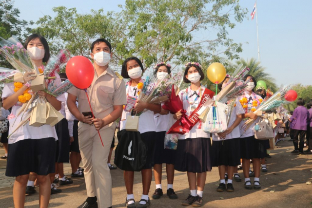 LINE_ALBUM_รับใบประกาศนียบัตร_230225_529