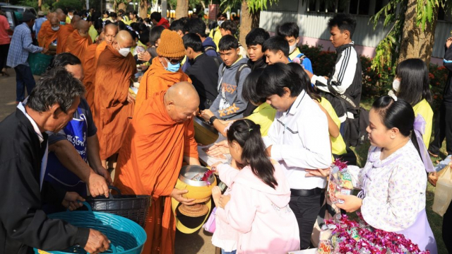 LINE_ALBUM_มอบของขวัญปีใหม่2567_๒๓๑๒๒๘_20