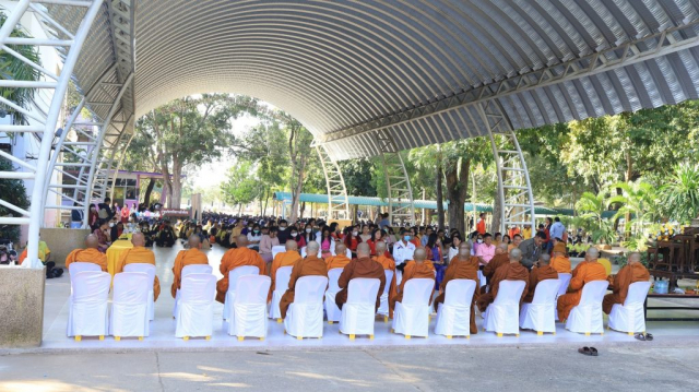 LINE_ALBUM_มอบของขวัญปีใหม่2567_๒๓๑๒๒๘_9